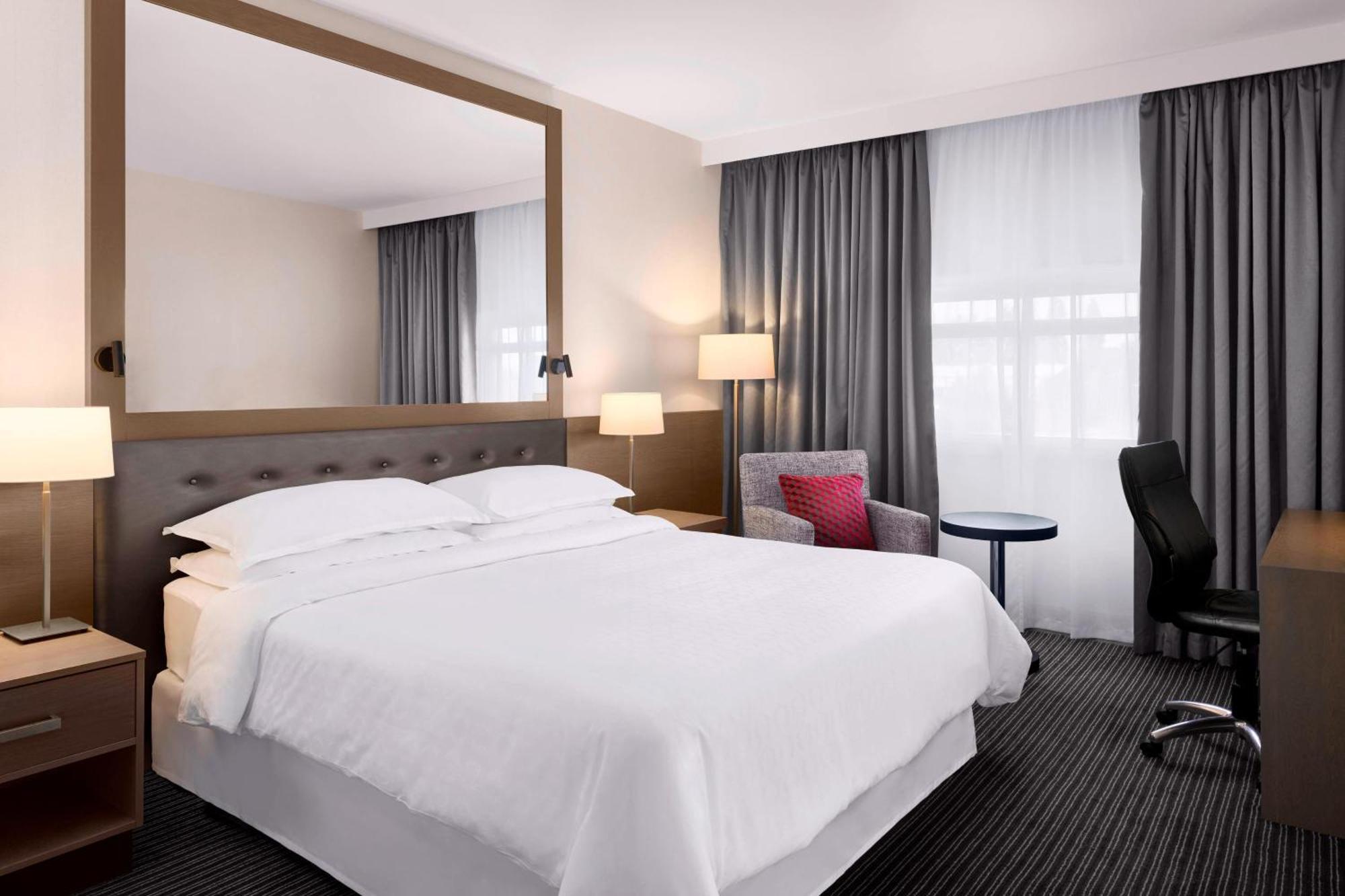 Deluxe Room Guest room 1 Queen